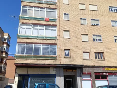 Piso en Avenida de Burgos, 12