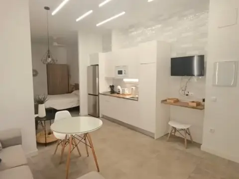 Apartamento en calle del Cronista Salcedo Hierro, 2