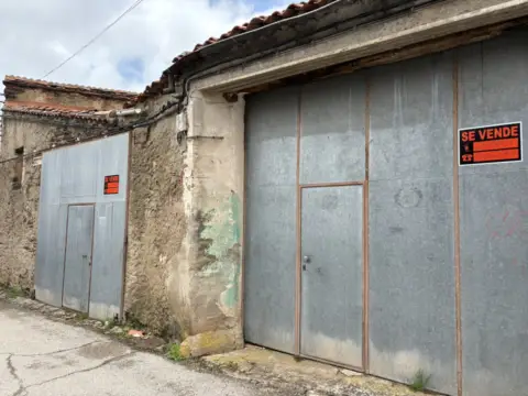 Nave industrial en calle de Santa María, 1