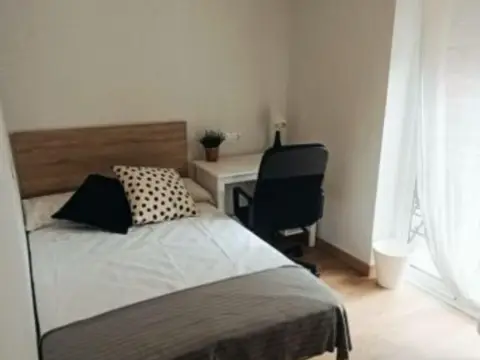 Apartamento en calle Menéndez Pidal, 52
