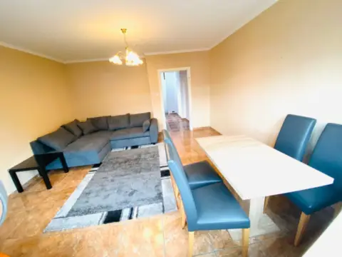 Apartamento en calle de Avilés, 23