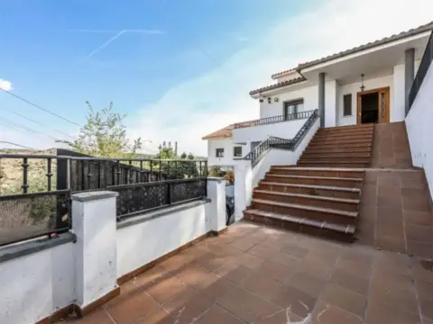 Chalet unifamiliar en calle del Almendro, 27