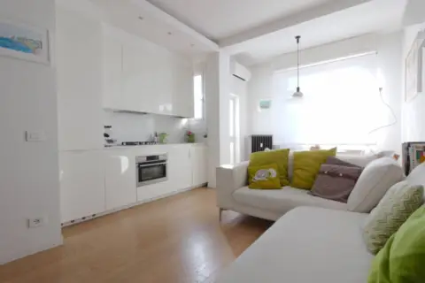 Piso en calle de Menéndez Pelayo, 12