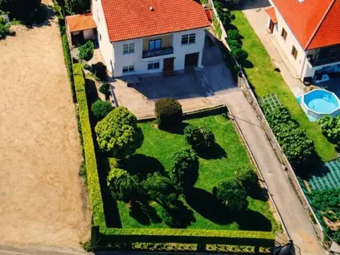 Casa unifamiliar en calle Outeiro,  5
