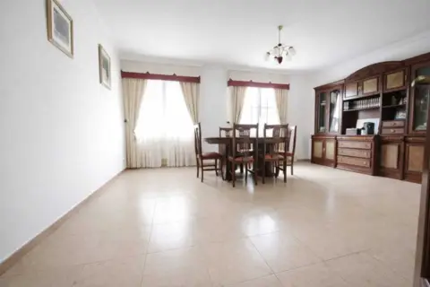 Casa unifamiliar en calle Outeiro,  5