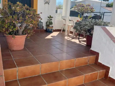 Chalet pareado en Avenida de los Príncipes de España, 108