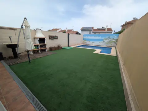 Chalet adosado en calle Ruben Dario, 15