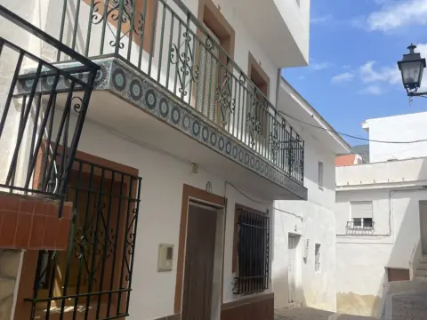 Casa pareada en calle San Andrés, 7