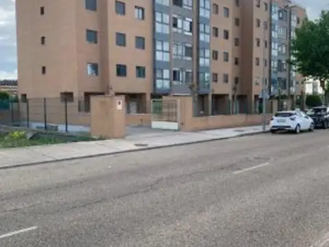 Piso en Avenida Valladolid, 42