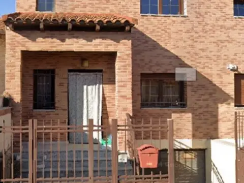 Casa adosada en calle Garza, 10