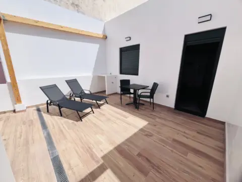 Estudio en calle Alemania, 44