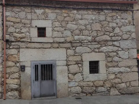 Casa pareada en calle del Clavel, 12