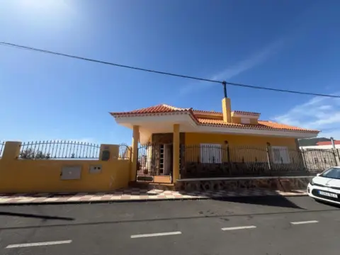 Casa rústica en calle San Isidro las Manchas, 9
