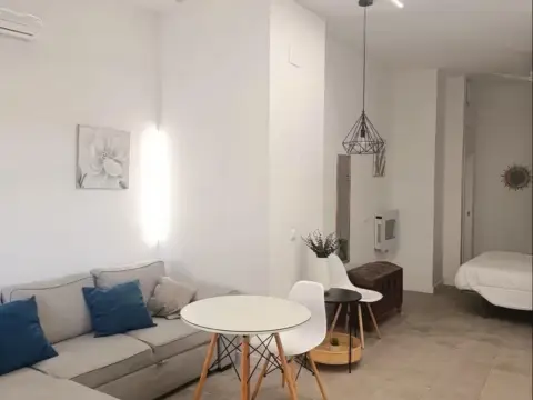 Apartamento en calle del Cronista Salcedo Hierro, 2