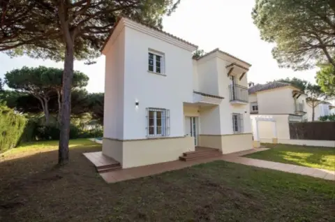 Chalet unifamiliar en Avenida Amilcar Barca, 1