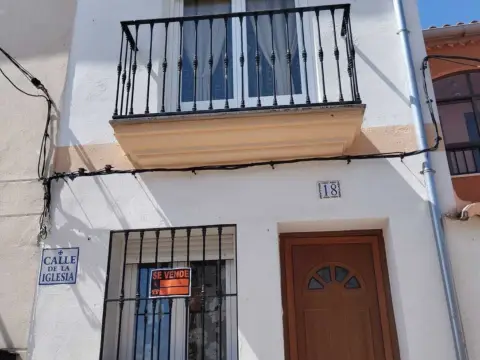Casa adosada en calle de Belén, 18