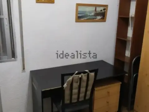 Habitación en calle Pintor Murillo, 28