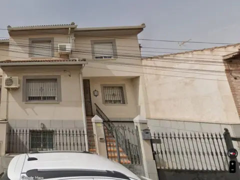 Casa adosada en calle del Camino del Moro, 45