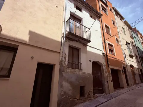 Casa pareada en Carrer d'Hermenegild Pelleja, 11