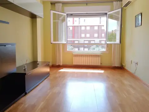 Piso en calle del Río, 16