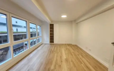 Piso en calle de María Berdiales, 7
