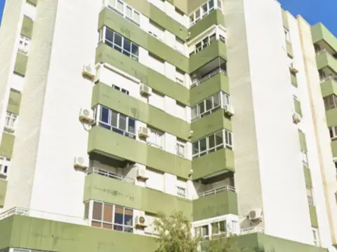 Piso en Avenida de la Constitución de 1978, 13