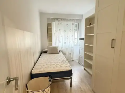 Piso en calle de Reina Fabiola, 21