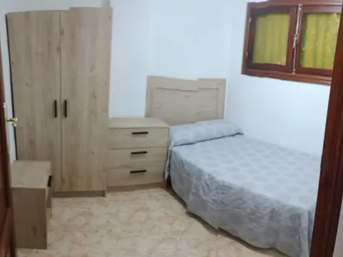 Piso en calle de San Vicente, 27