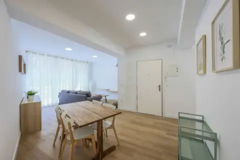 Apartment in Oviedo, Los Pilares, El Vallobín