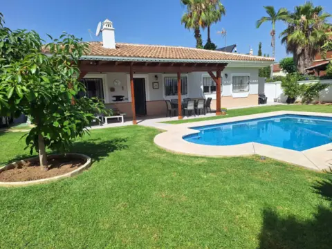Single-family house at Calle del Alminar, 37