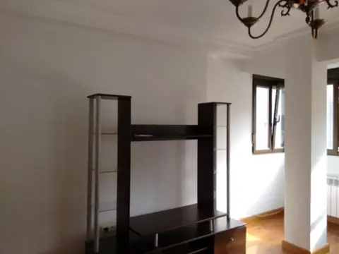 Piso en calle de Bernardo Lavín, 37