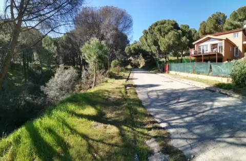 Chalet unifamiliar en Avenida de los Pinos, 14