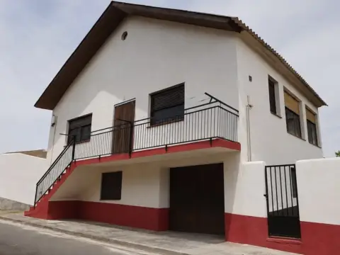 Casa unifamiliar en calle Única, 4
