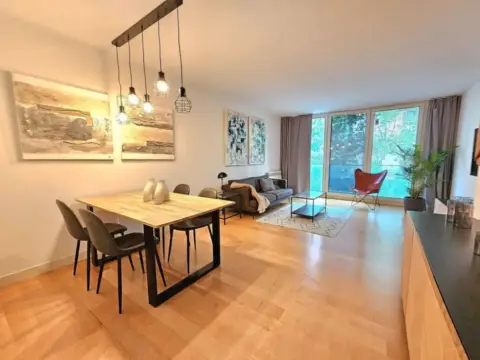 Apartamento en Avenida José Fariña,  21
