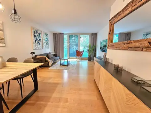 Apartamento en Avenida José Fariña,  21