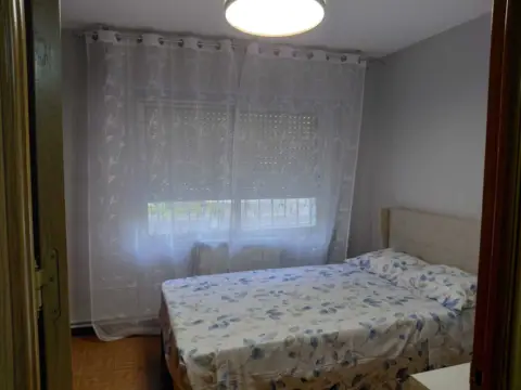 Habitación en calle de Villajimena, 27