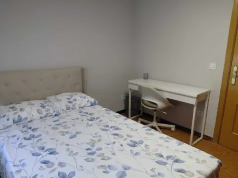 Habitación en calle de Villajimena, 27