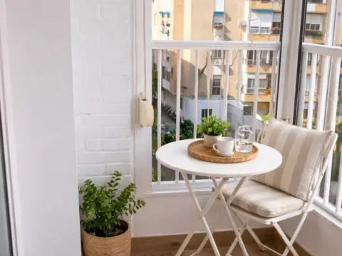 Habitación en calle de Lucía de Jesús, 1