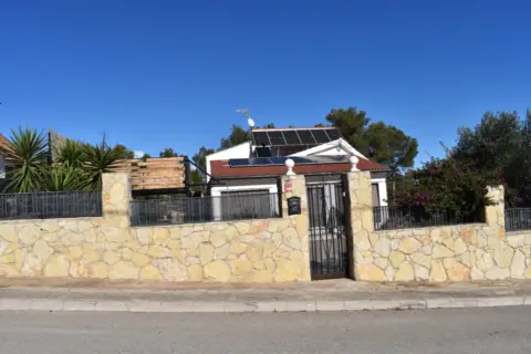 Chalet unifamiliar en calle Mirador de enguera, 43