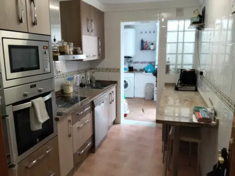 Chalet adosado en calle Poeta Alfonso Canales, 49