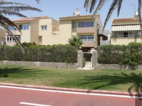 Apartamento en Avenida de Playa Serena, 1