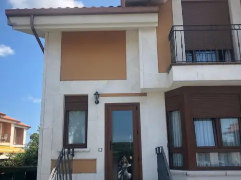 Chalet adosado en calle del Carre, 10