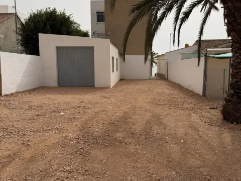 Terreno en calle del Hierro, 1