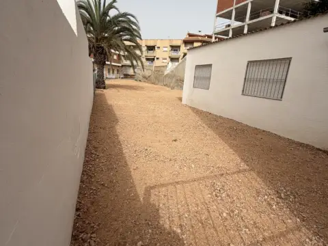 Terreno en calle del Hierro, 1
