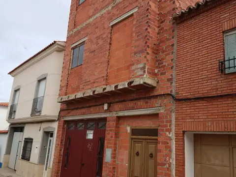 Casa adosada en calle de la Ermita, 24