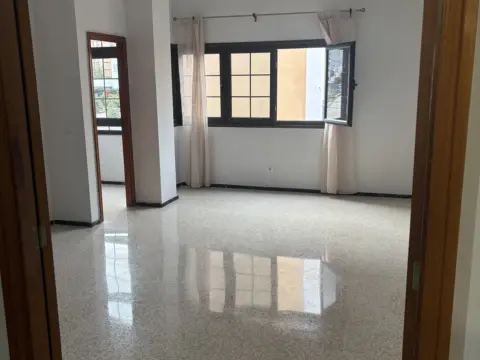 Piso en calle Dolores de la Rocha, 57