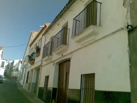 Casa unifamiliar en calle de la Maestra, 27