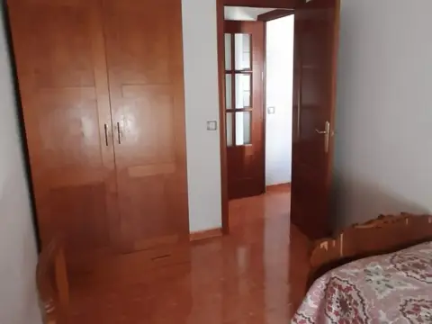 Piso en calle Infanta Doña María, 80