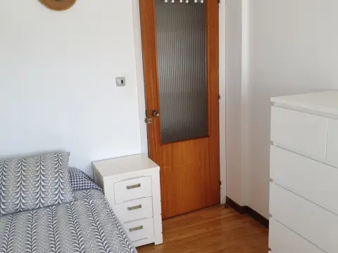 Habitación en calle de Colombia, 8