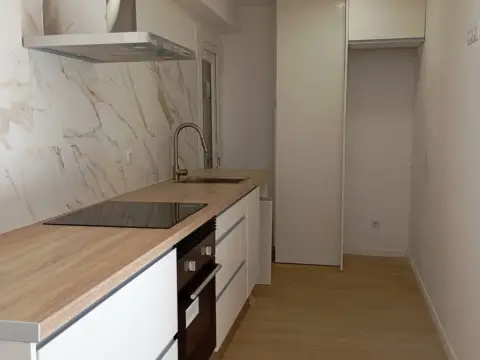 Piso en Avinguda de Sant Esteve, 77